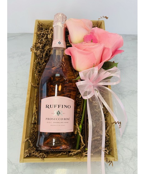 Sparkling Rosé  and Pink Roses