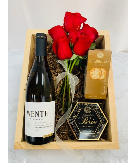 Chardonnay and Roses Gift Box