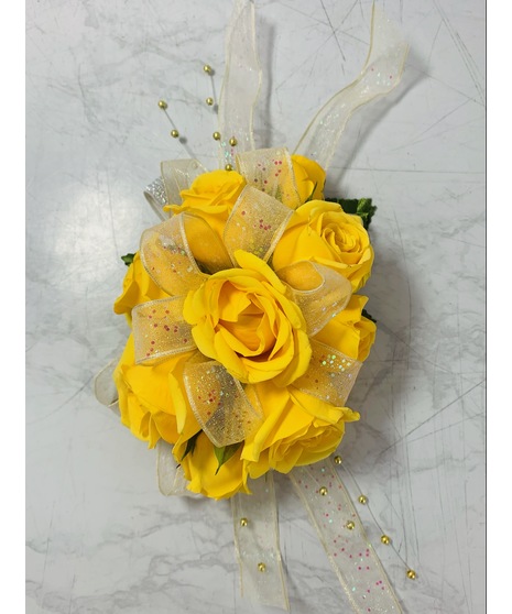 Yellow Spray Rose Wristlet